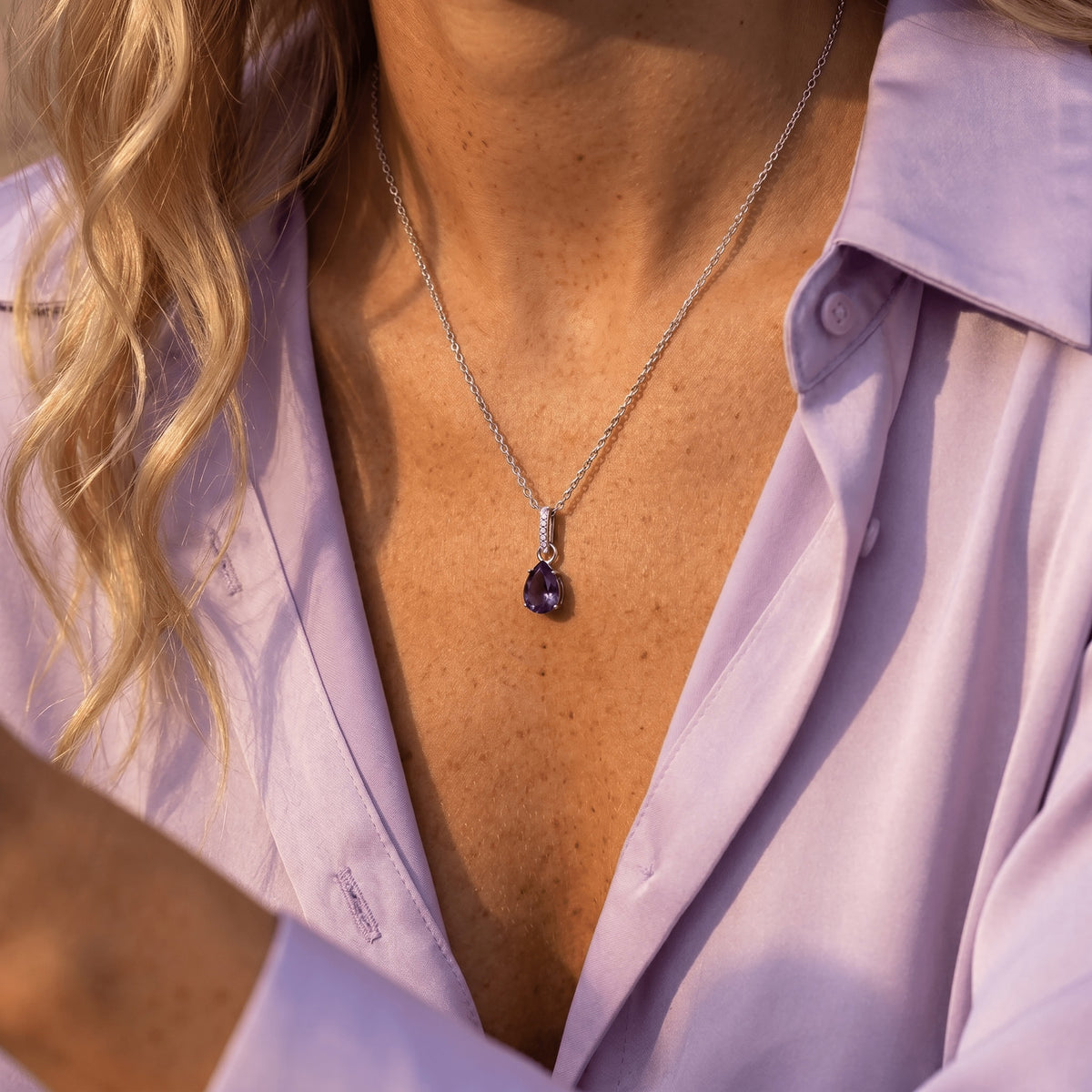 Violet pendant at a three-quarter angle
