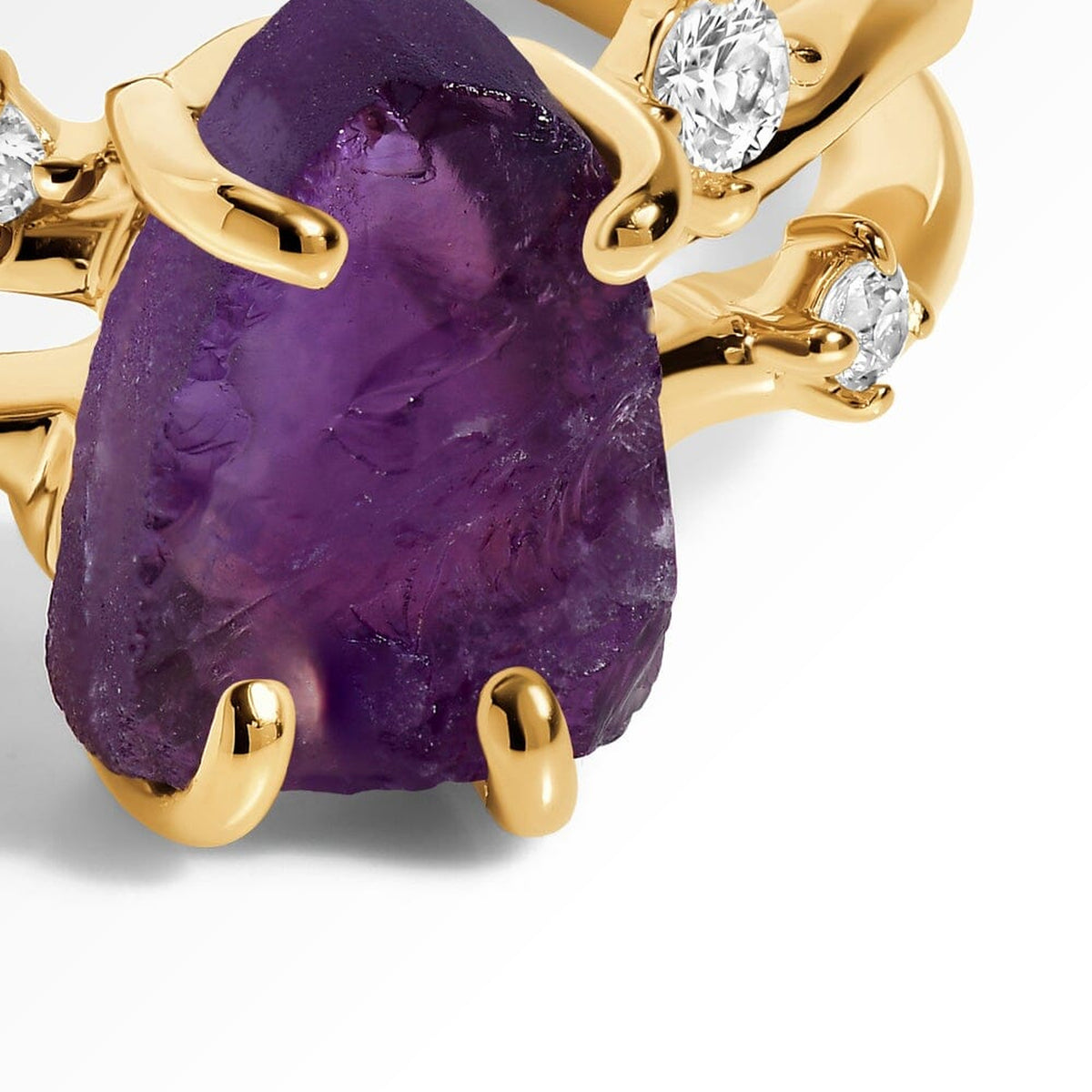 10kt yellow gold amethyst setting detail