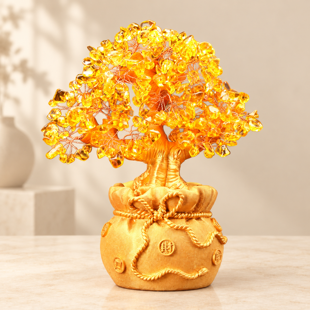 Medium decorative tree, close frontal detail